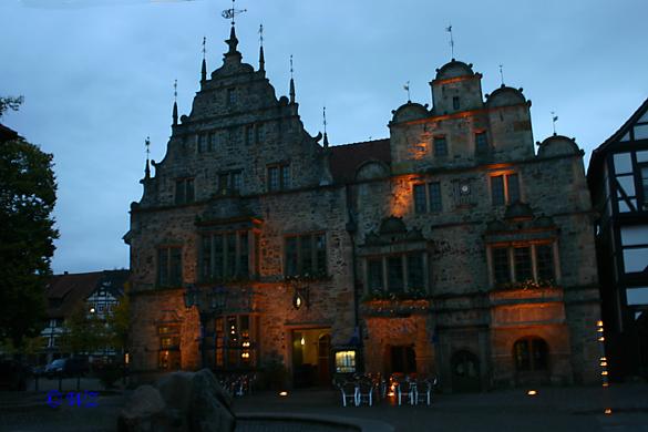 rinteln_herbst_2006_22 Rinteln: Der Ratskeller bei einsetzender D�mmerung