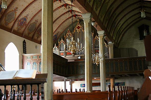 kirche_eisbergen06a Innenansicht der Dorfkirche in Eisbergen. Die erste Orgel stammt aus dem Jahre 1661