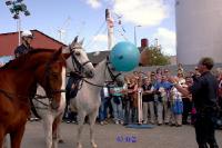 tag_der_niedersachsen_019 Und Kopfballspielen knnen wir auch.