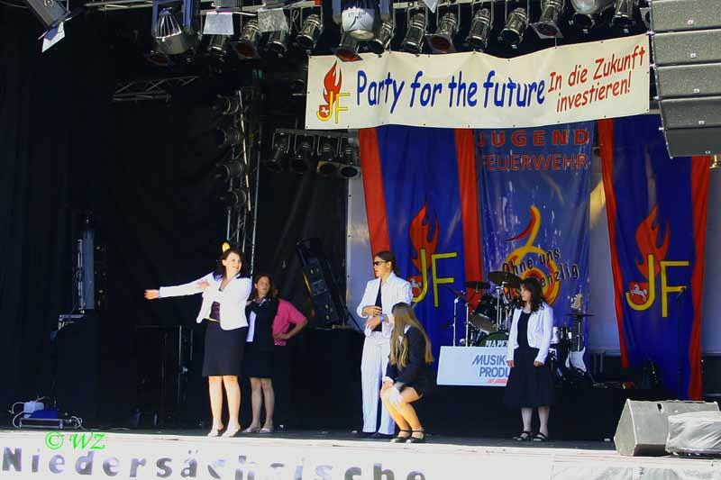 niedersachen001 200.000 ?Niedersachsen? und Gste aus ganz Norddeutschland und dem angrenzenden Nordrhein-Westfalen feierten ein begeisterndes Fest in Melle.